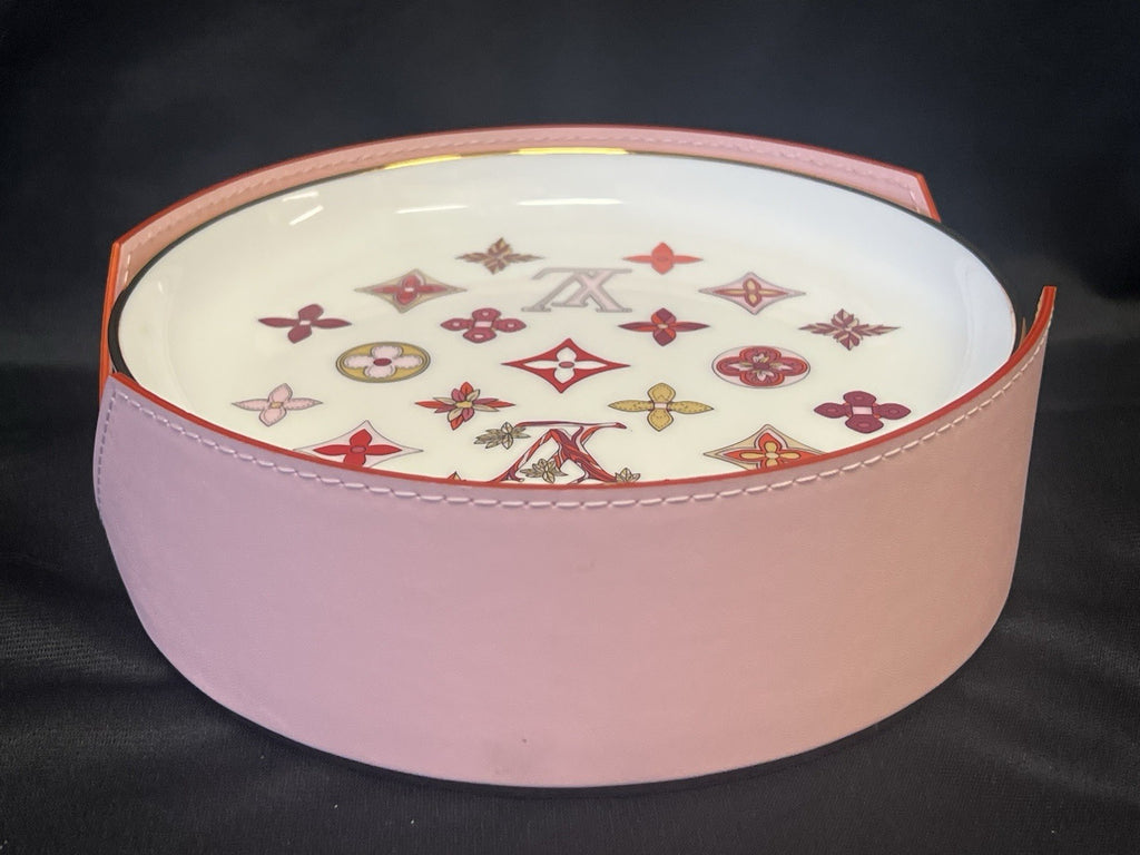 Louis Vuitton Monogram Flower Set OF 4 Small White Plates/gold Trim and Holder (view 6)