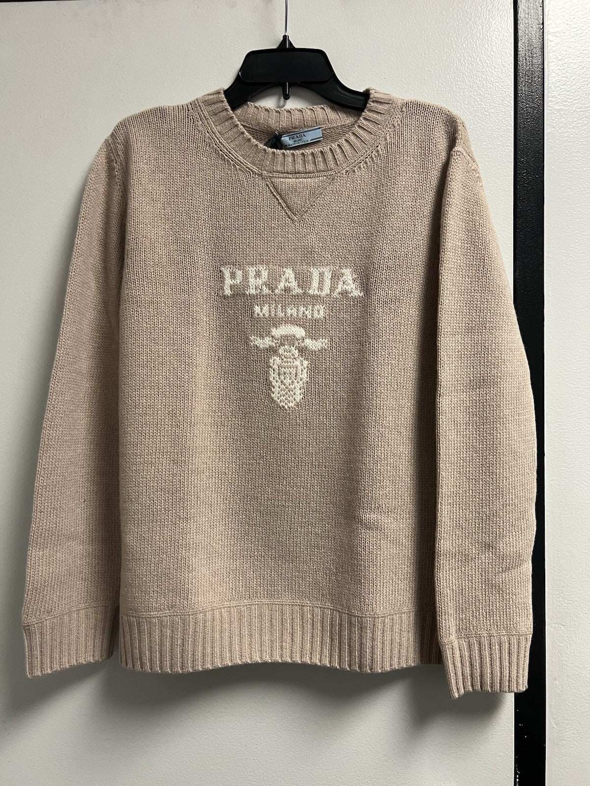 PRADA CASHMERE WOOL PRADA LOGO CREW-NECK SWEATER DESERTO/DESERT BEIGE SIZE 420