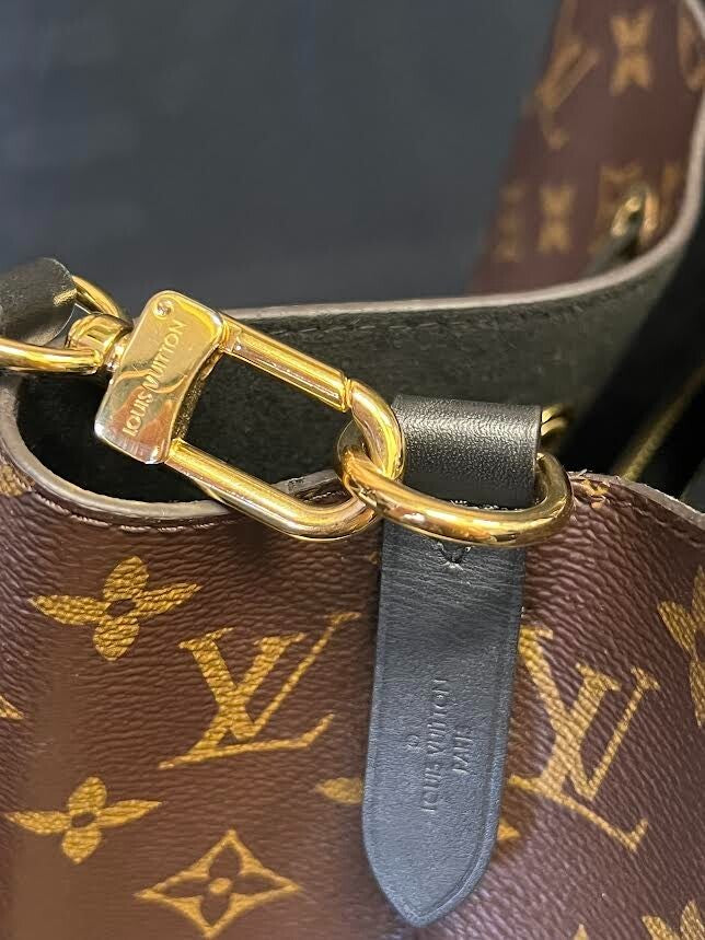Louis Vuitton Neonoe MM Black Monogram M44020 Drawstring Bucket Bag (view 18)