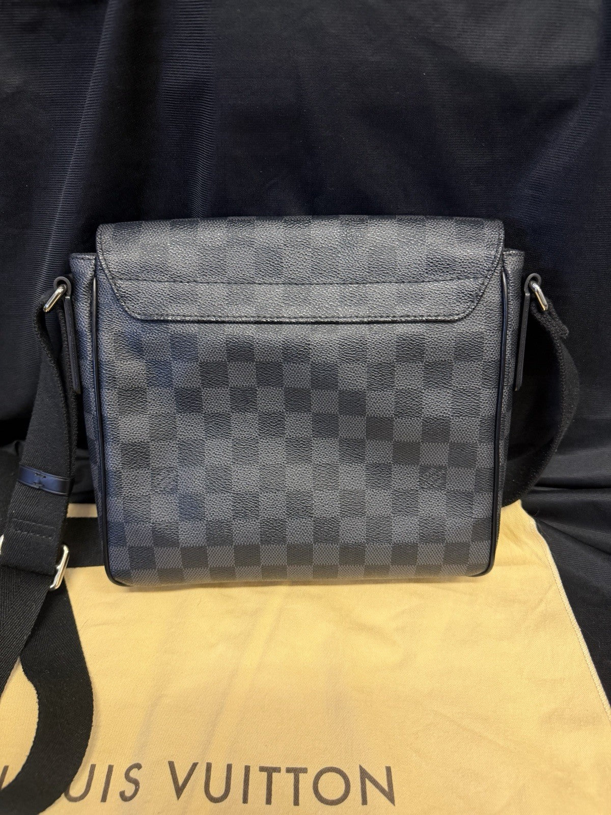 Louis Vuitton District PM Messenger Bag Damier Graphite Canvas Adjustable Strap — view 3
