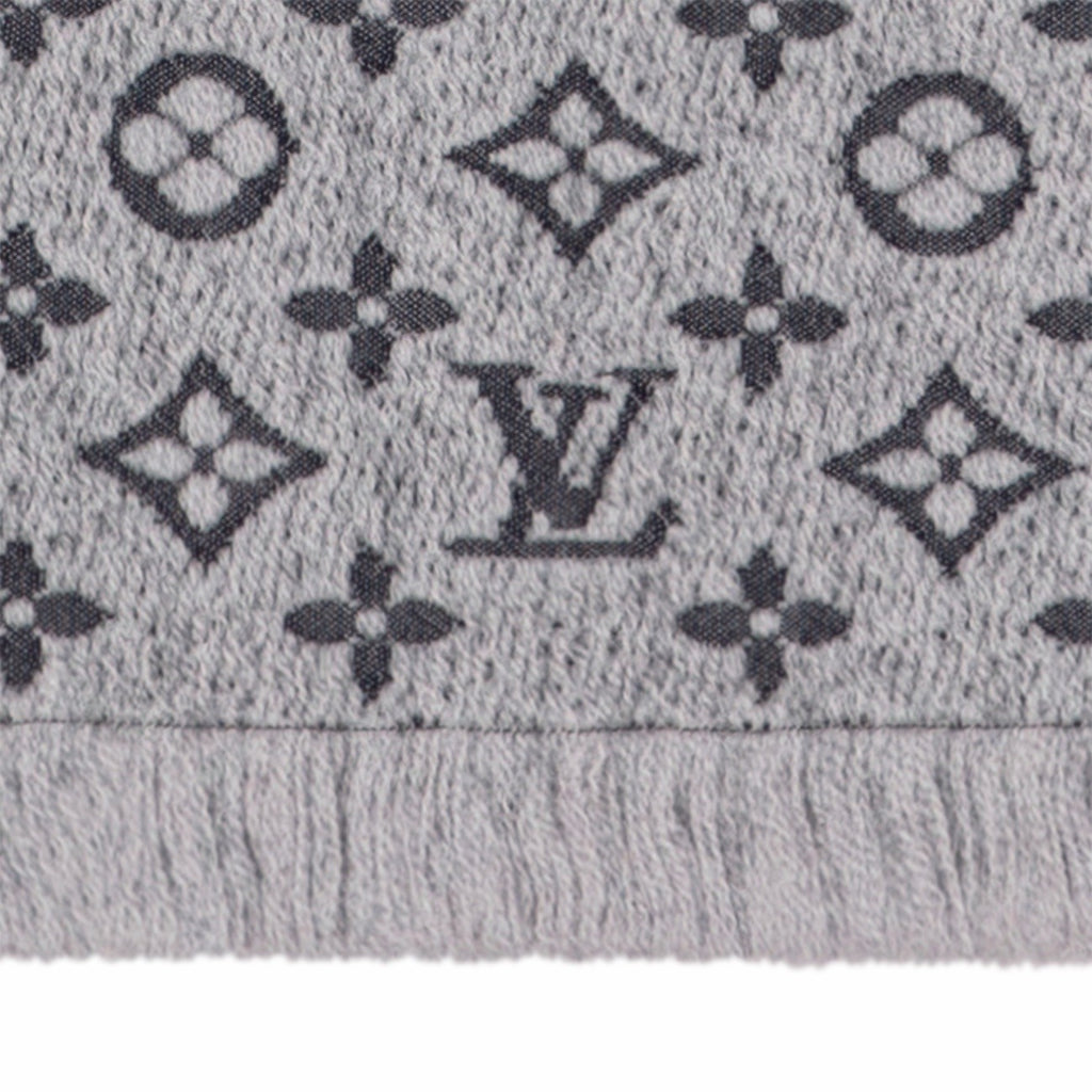 Louis Vuitton Monogram Classic Scarf Wool Jacquard Light Grey M70932 (view 4)