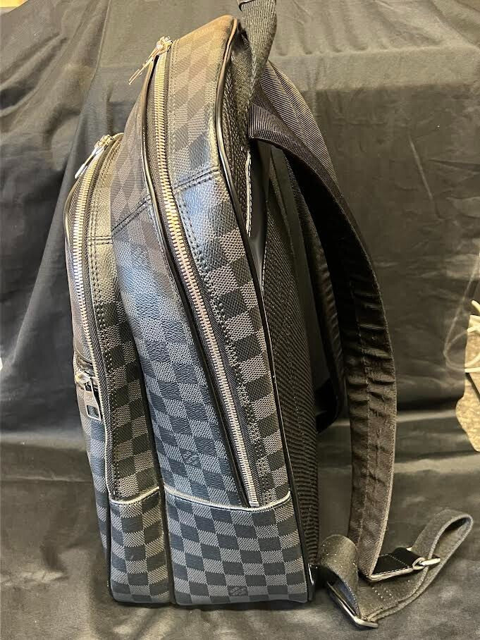 Louis Vuitton Damier Graphite Canvas Backpack Five Interior Pockets Black/silver (view 4)