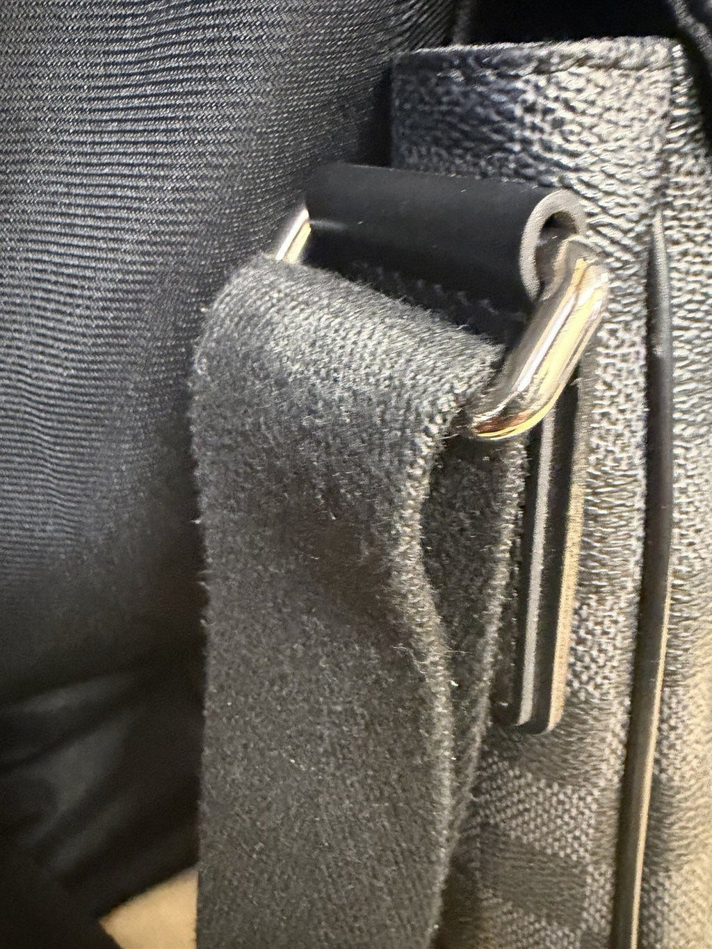 Louis Vuitton District PM Messenger Bag Damier Graphite Canvas Adjustable Strap (view 6)