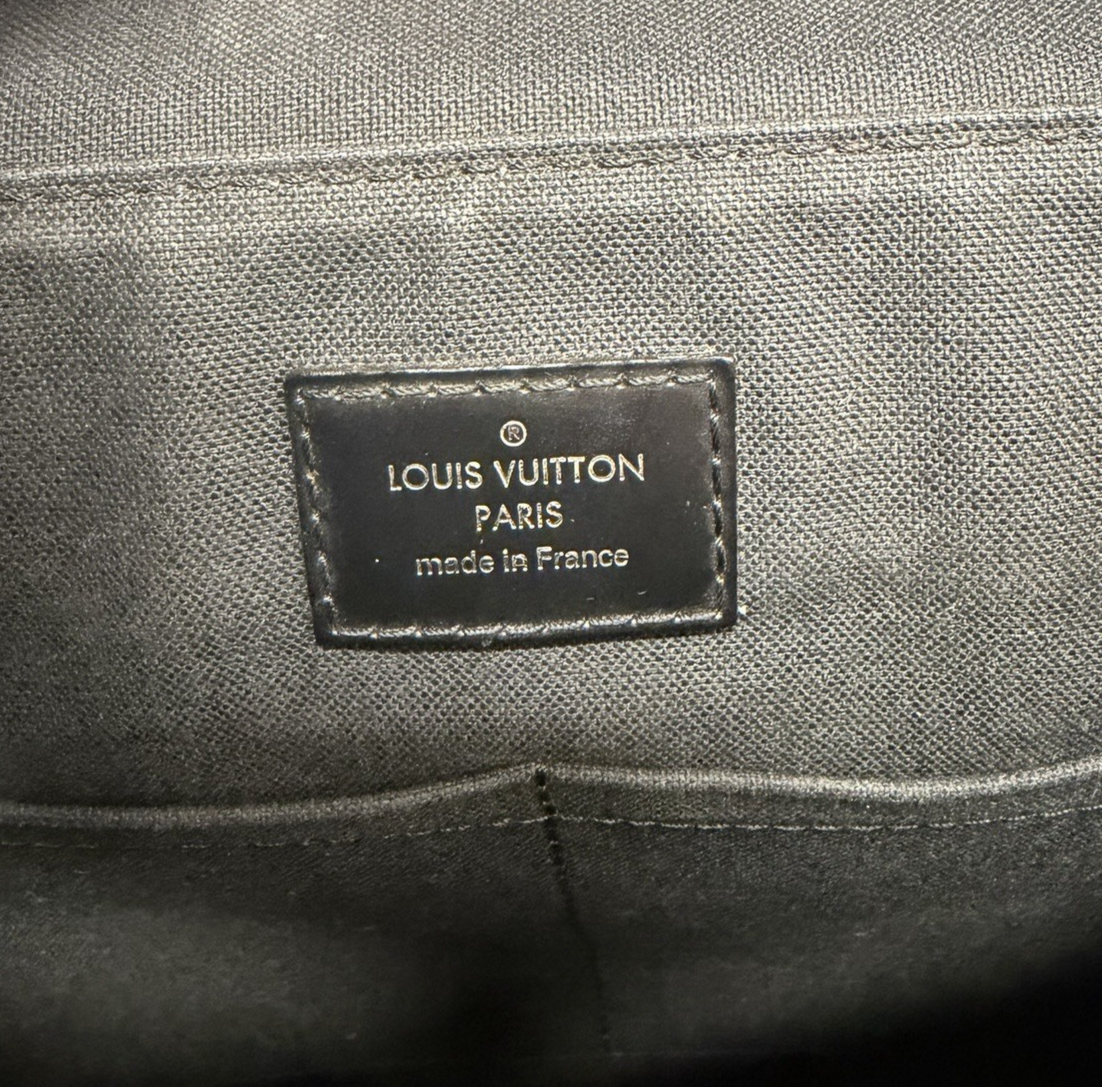 Louis Vuitton District PM Messenger Bag Damier Graphite Canvas Adjustable Strap (view 14)