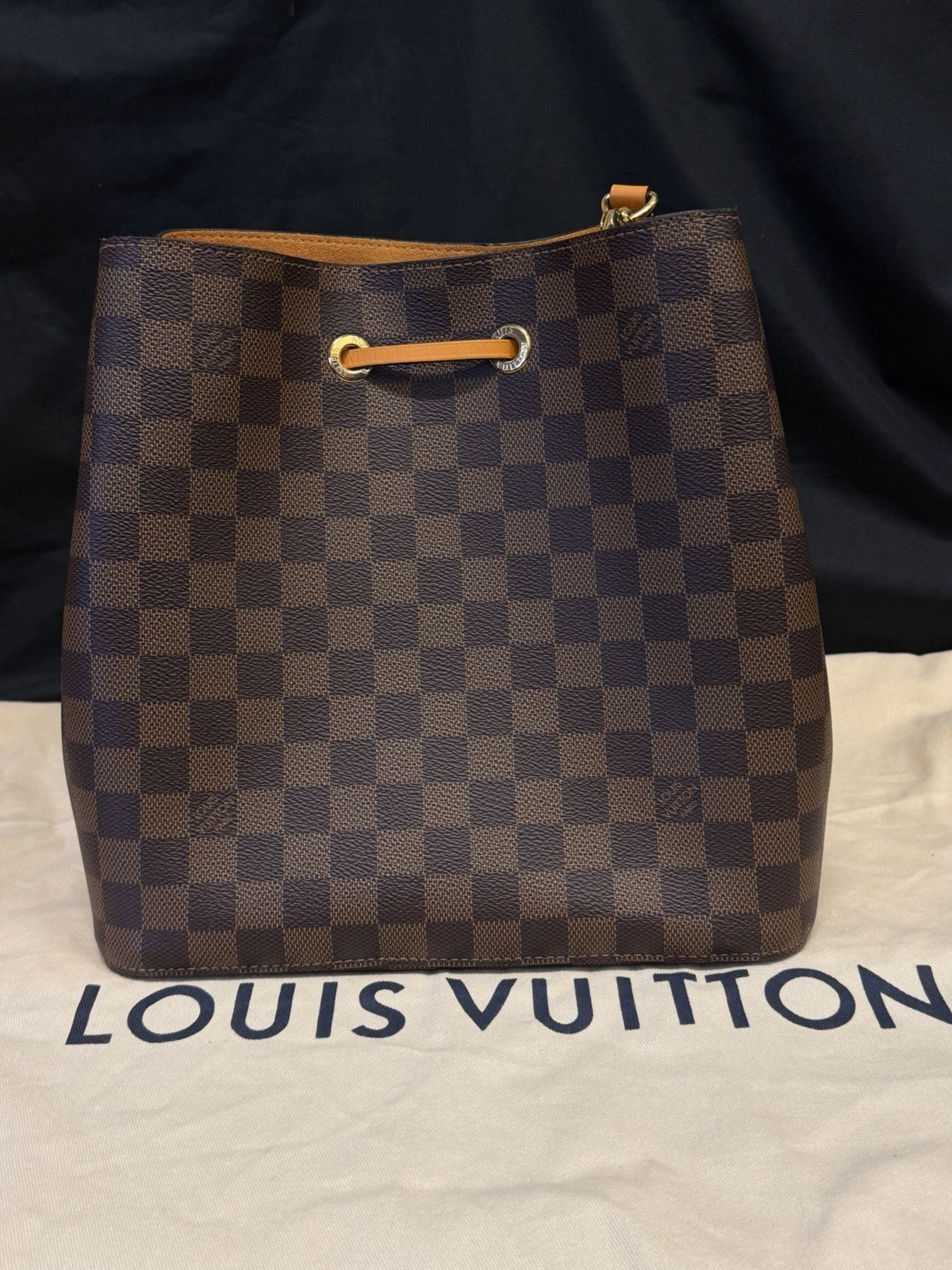 Louis Vuitton Damier Ebene Neonoe MM Safran Classic Bucket Shoulder Bag — view 3