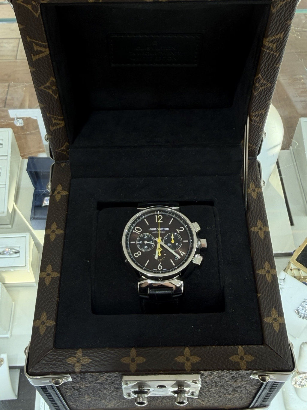 Louis Vuitton Tambour Twenty 20th Anniversary 41.5 mm Watch Black Strap QA1740 (view 11)
