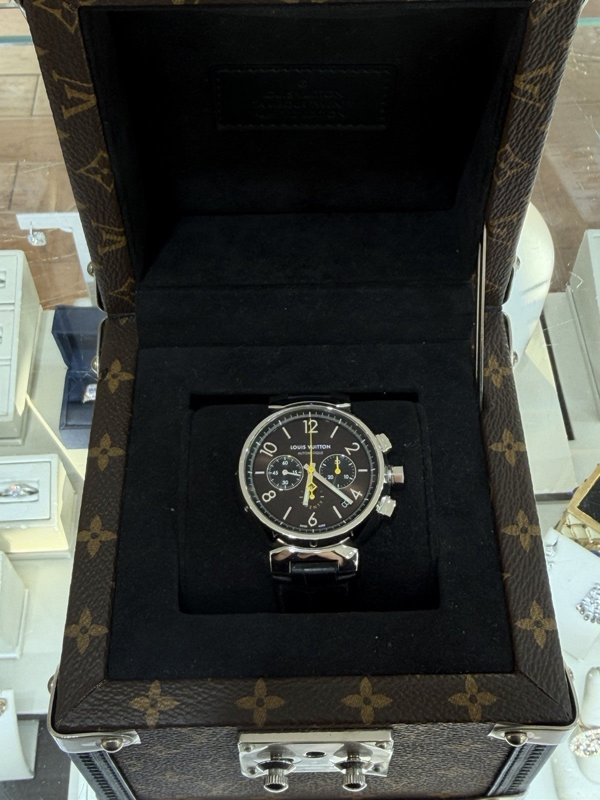 Louis Vuitton Tambour Twenty 20th Anniversary 41.5 mm Watch Black Strap QA1740 (view 11)