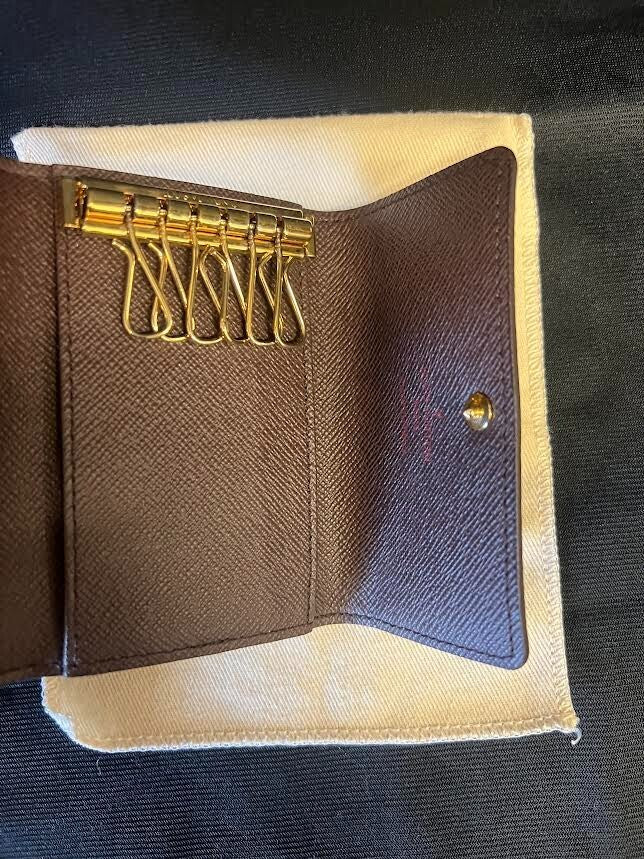 Louis Vuitton Damier Ebene 6 Key Holder (view 7)