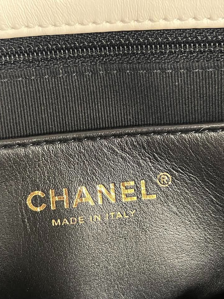 Chanel Small Shopping Tote Quilted Leather Chain Link Double Shouler Strap White (view 8)
