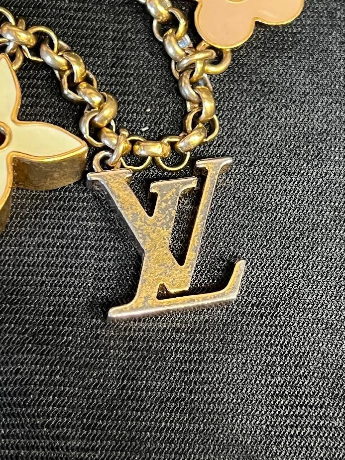 LOUIS VUITTON CHAIN FLEUR DE MONOGRAM BAG CHARM CHAIN GOLD/NUETRAL3