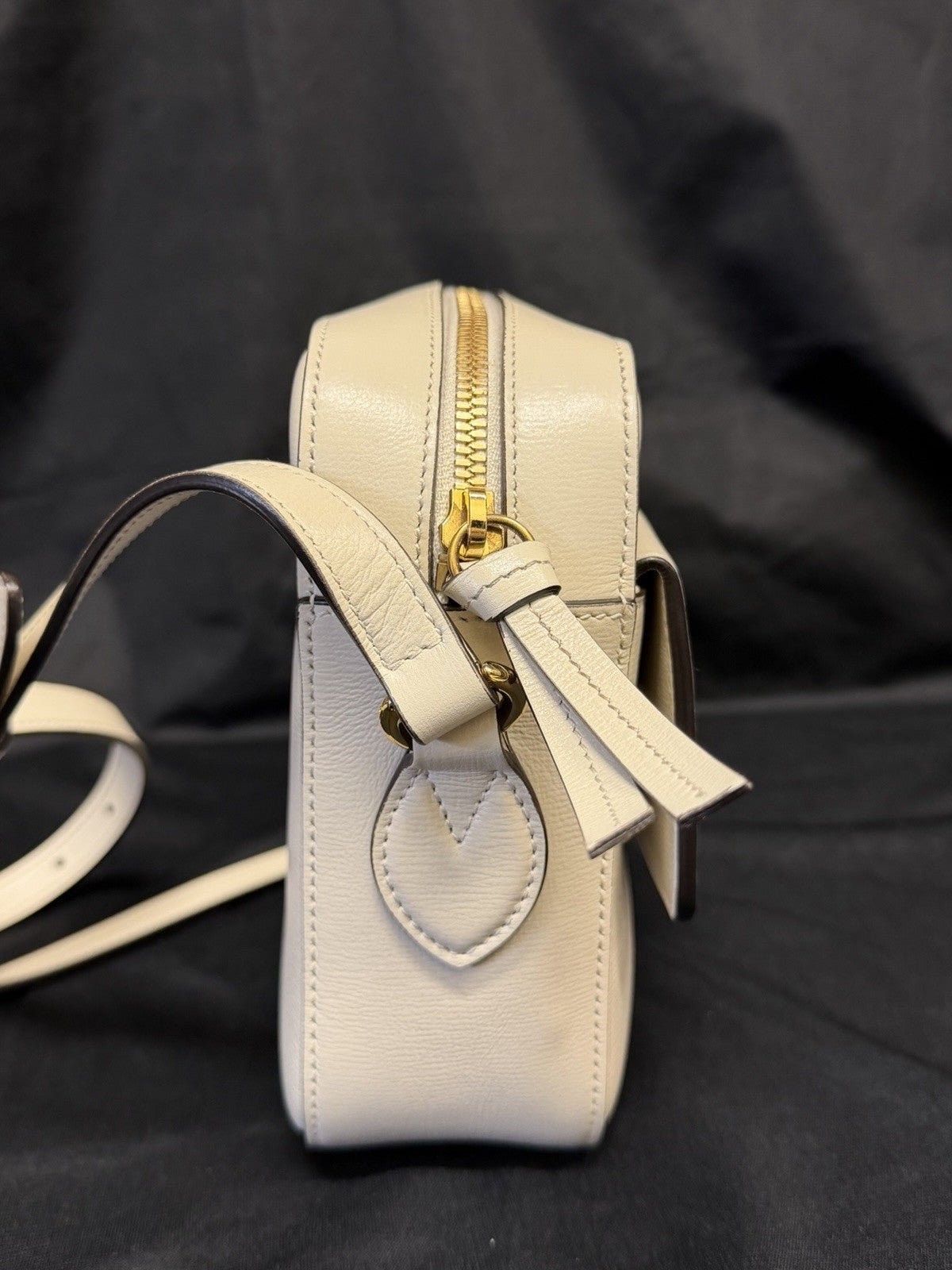 Gucci Horsebit 1955 Crossbody Bag Adjustable Strap Cream Leather, Gold Hardware — view 4