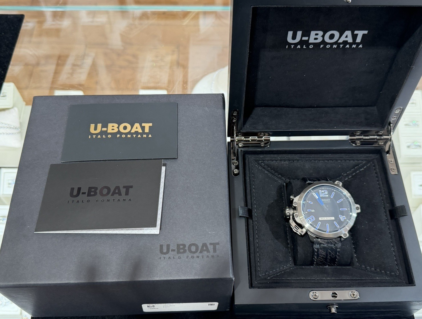 U-Boat Capsule 50mm Automatic PVD BK BL UB8806 Black Dial, Steel, Leather (view 10)