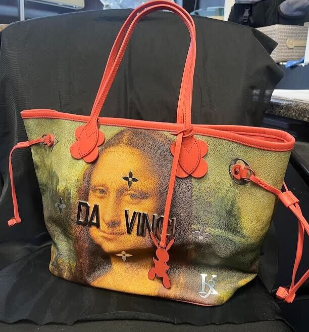 LOUIS VUITTON xJEFF KOONS MASTERS COLLECTION DA VINCI NEVERFULL MM PINK INTERIOR — view 4