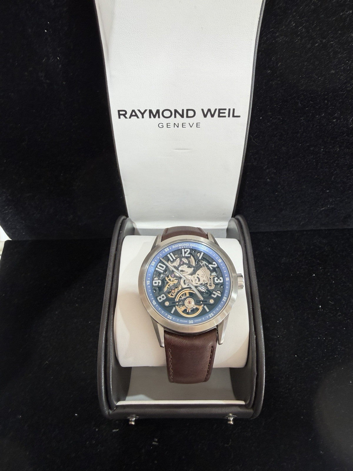 Raymond Weil Freelancer Automatic Blue Dial 2875-TIR-05500 Brown Leather USA LE (view 15)