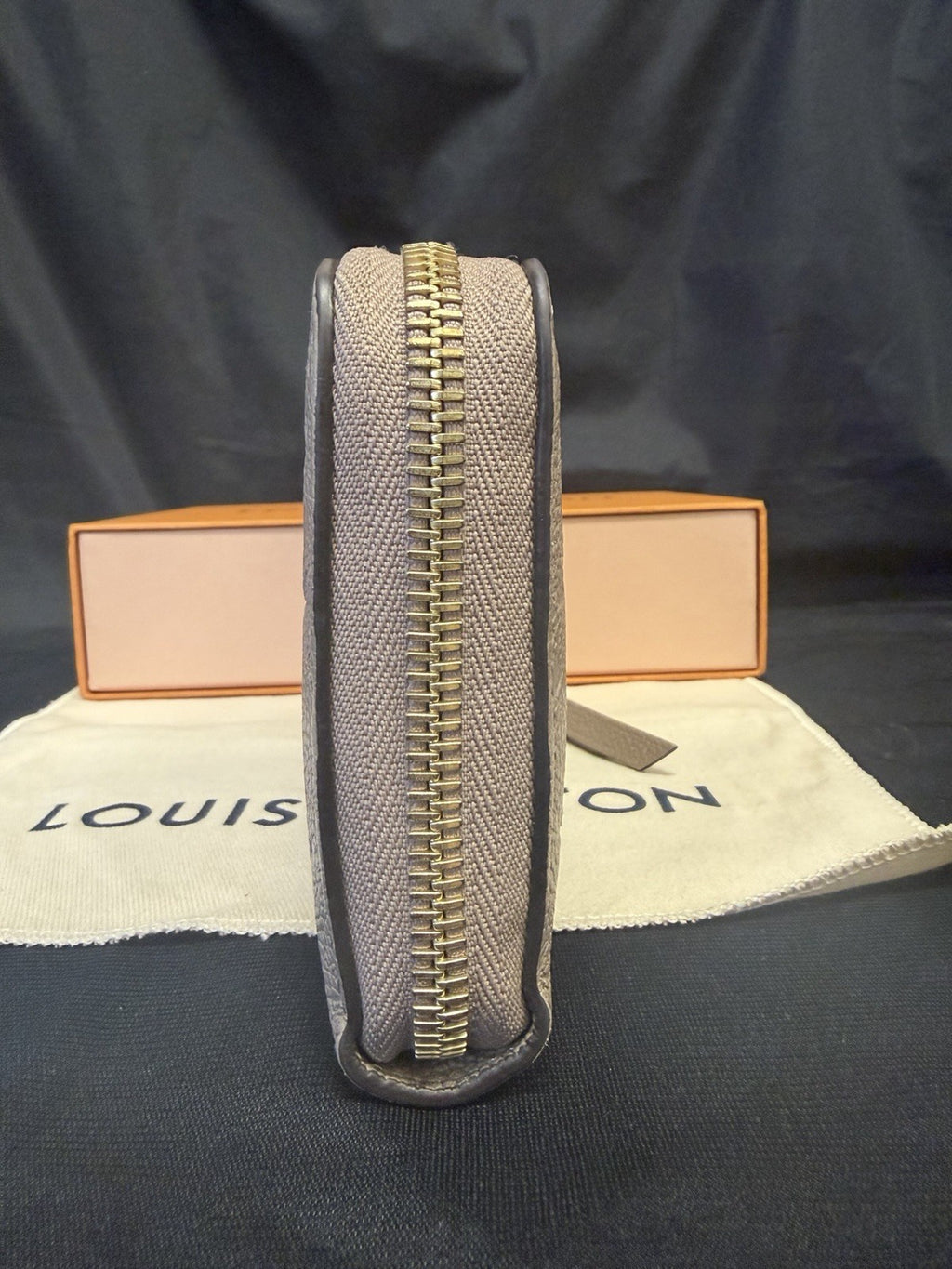 Louis Vuitton Zippy Wallet Monogram Empreinte Leather Turtledove M69034 (view 4)