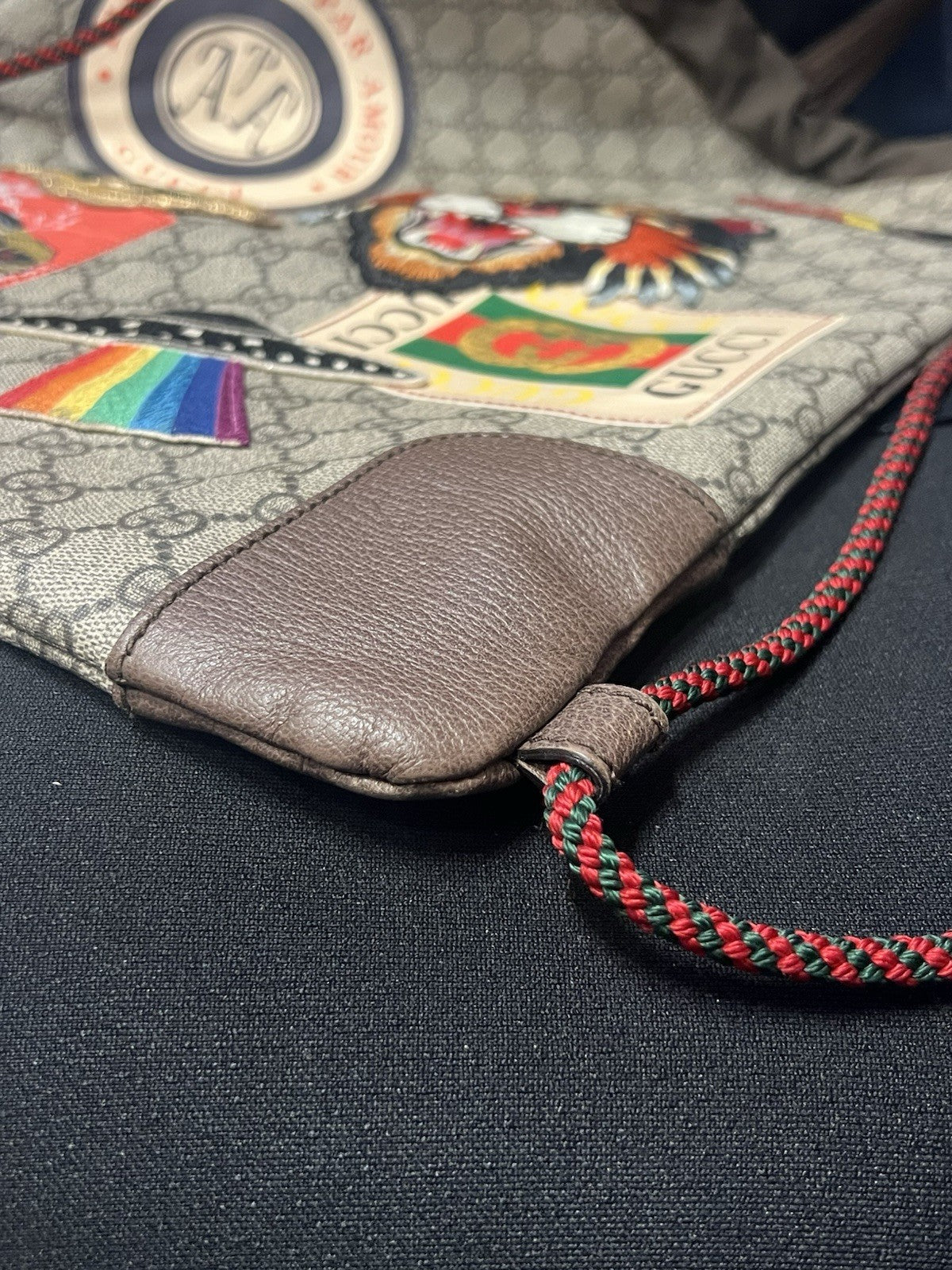 GUCCI SOFT GG SUPREME MONOGRAM DRAWSTRING BACKPACK EMBROIDERED PATCHES — view 4