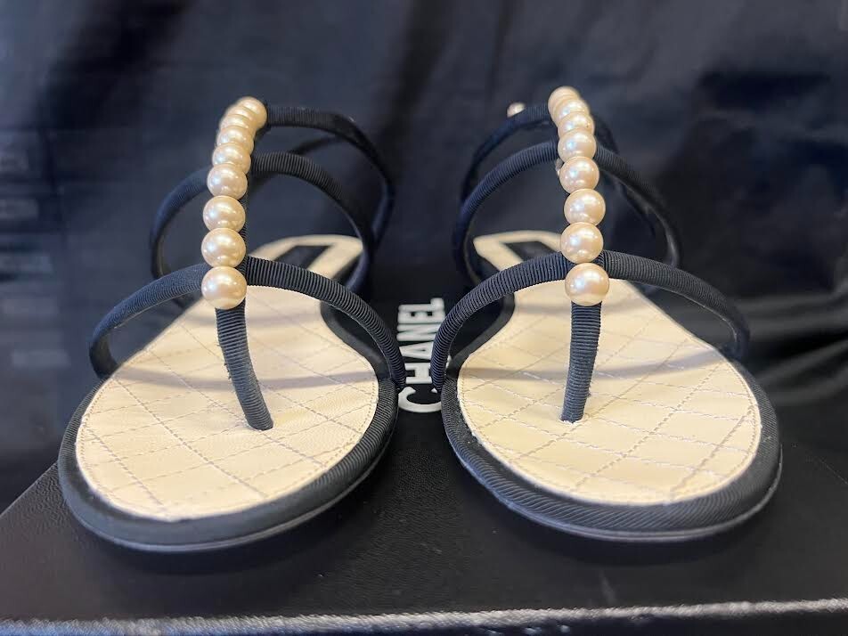 CHANEL FAUX PEARL THONG BLACK SANDALS W BUCKLE ANKLE STRAP SIZE EU 38/ US 72