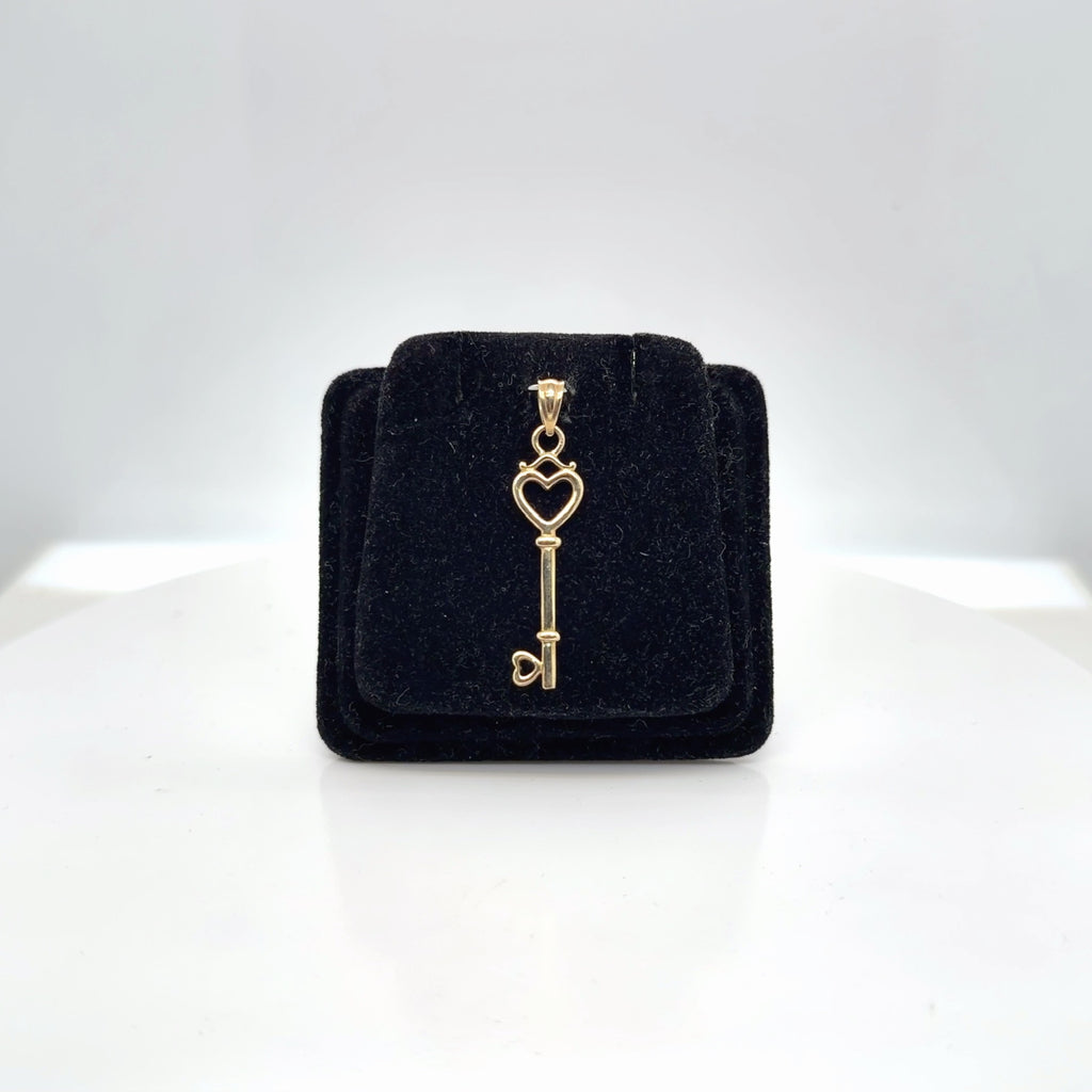 10K Yellow Gold Heart Key Pendant, Pre-Owned Fine Charm, 0.87g (view 3)