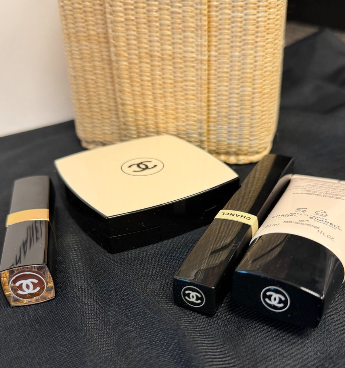 Chanel Les Beiges Healthy Glow Summer Essentials Beauty Kit Set 184.219 (view 4)