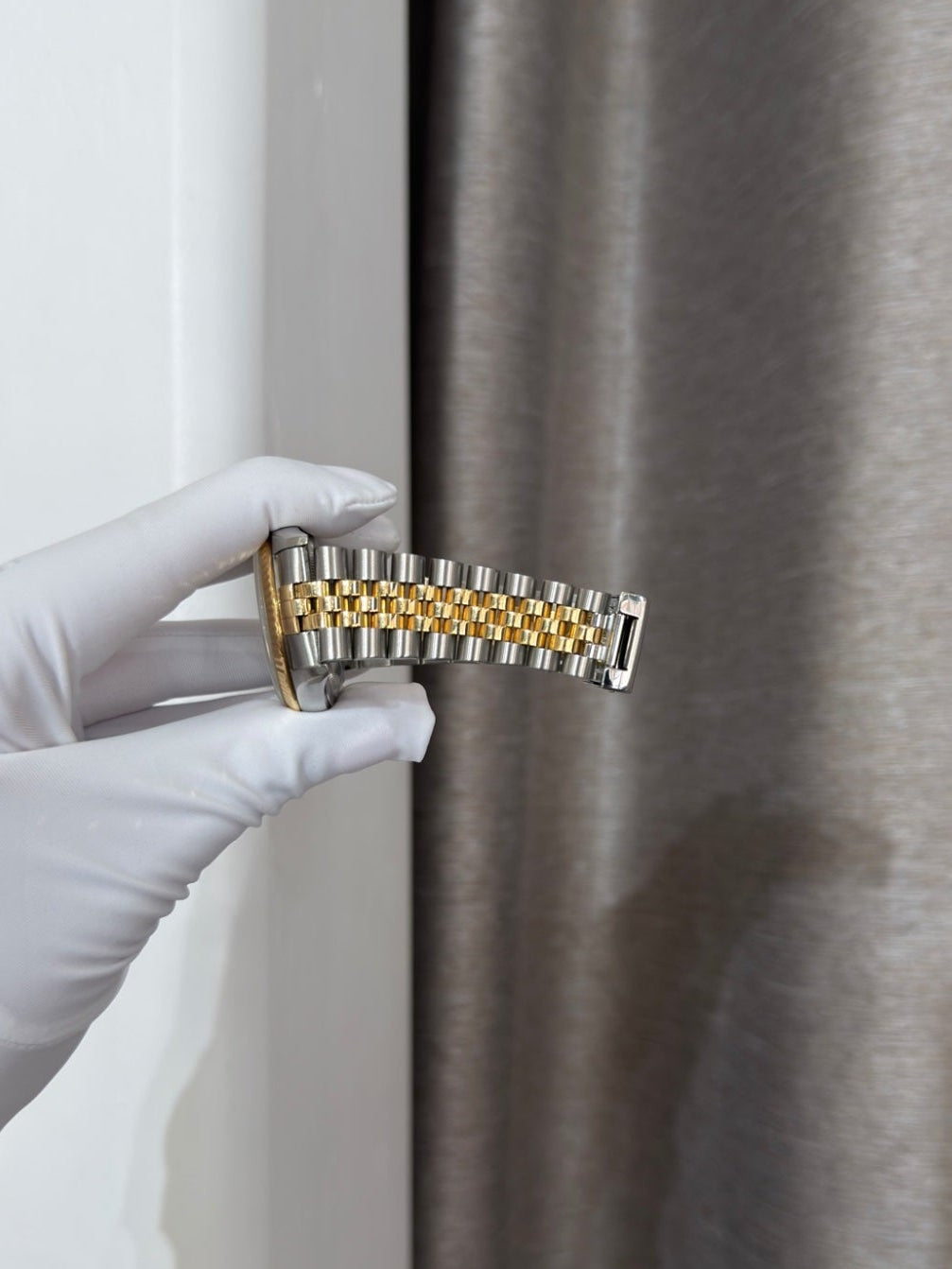 Rolex Datejust 16233 Two-Tone Steel 18k Gold Champagne Diamond Dial (view 4)
