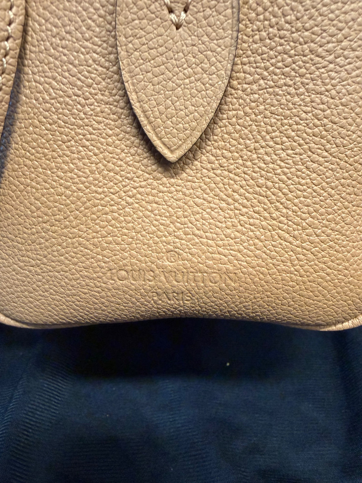 Louis Vuitton Speedy Bandouliere 20 Bi-Color Monogram Empreinte Caramel (view 11)