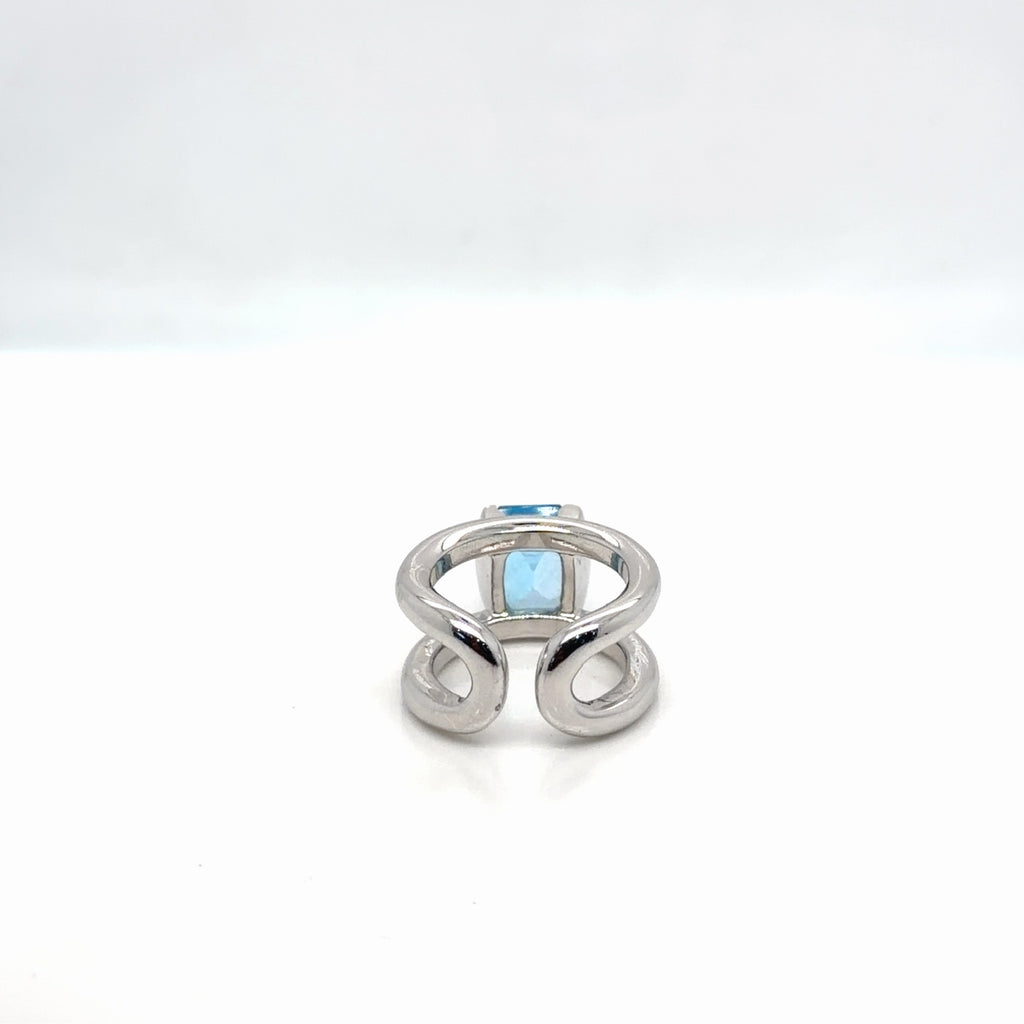 18K White Gold Blue Topaz Cushion Solitaire Cocktail Ring Size 4.5 (view 3)