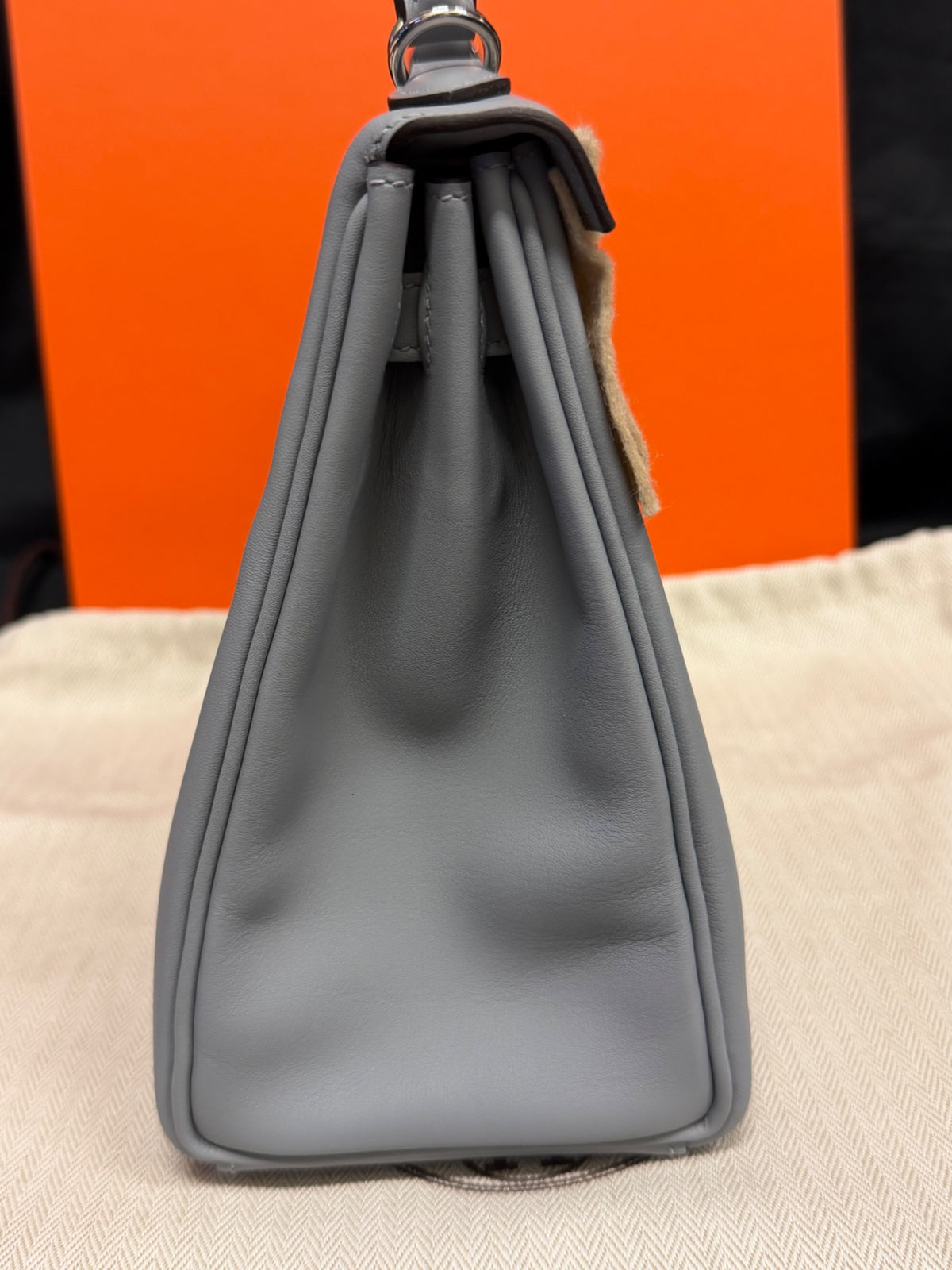 Hermès Kelly 25 Gris Pantin Swift Leather Palladium Hardware Handbag 2026 (view 3)