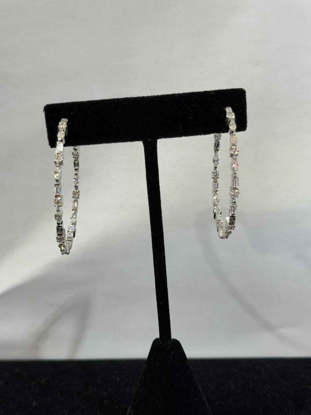 Roberto Coin 18K White Gold Diamond Hoop Earrings 3.04 ctw F/G VS (view 6)