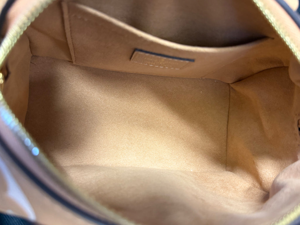 Louis Vuitton Speedy Bandouliere 20 Bi-Color Monogram Empreinte Caramel (view 8)