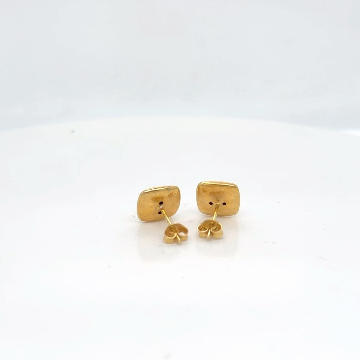 14K Yellow Gold Hammered Cushion Stud Earrings, 1.27g (view 3)
