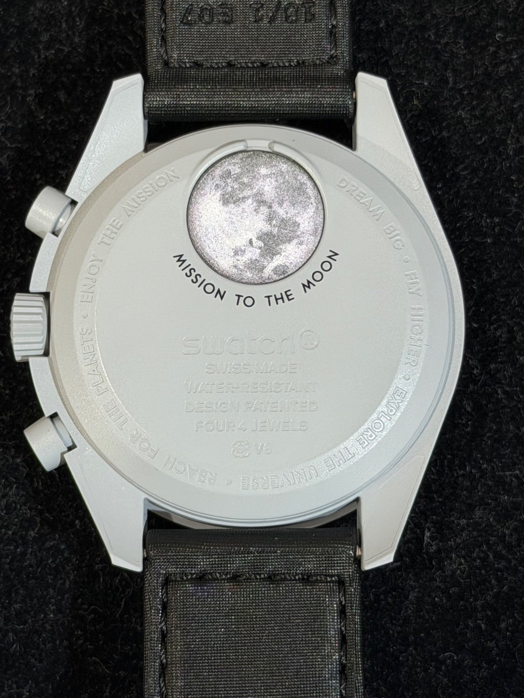 Omega x Swatch MoonSwatch Mission to Moon Bioceramic SO33M100 42mm (view 7)