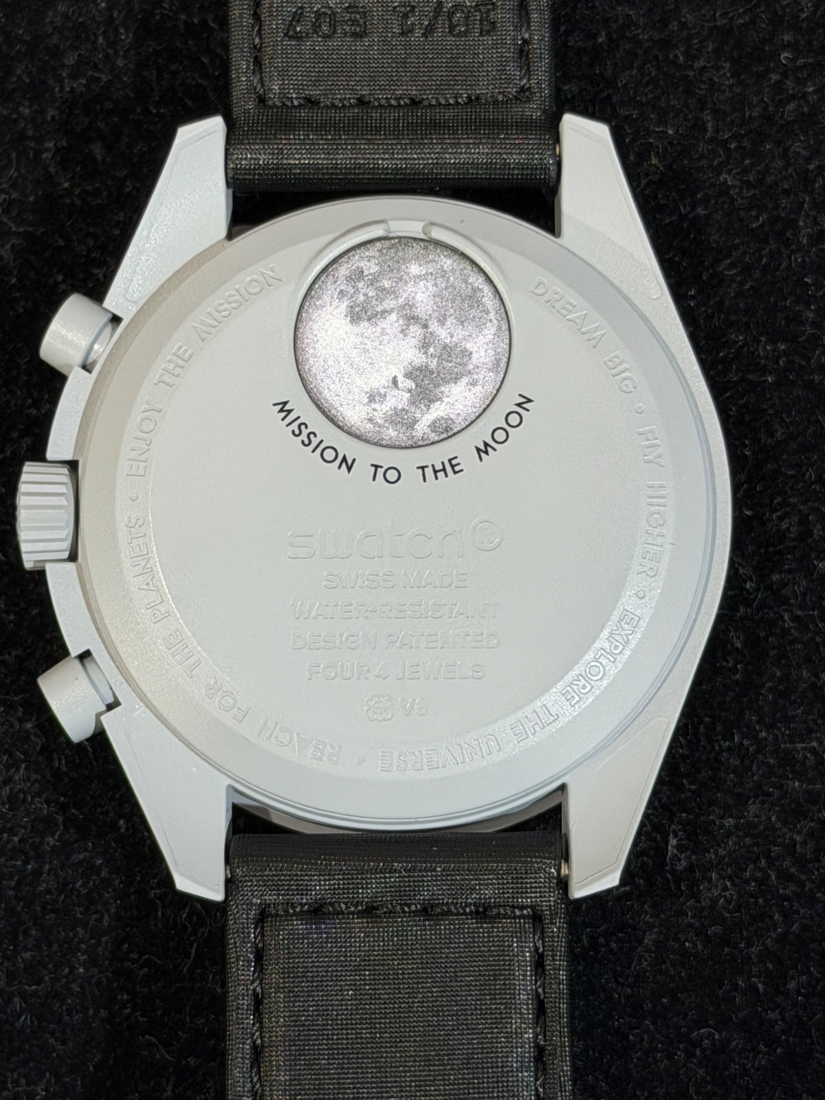 Omega x Swatch MoonSwatch Mission to Moon Bioceramic SO33M100 42mm (view 7)