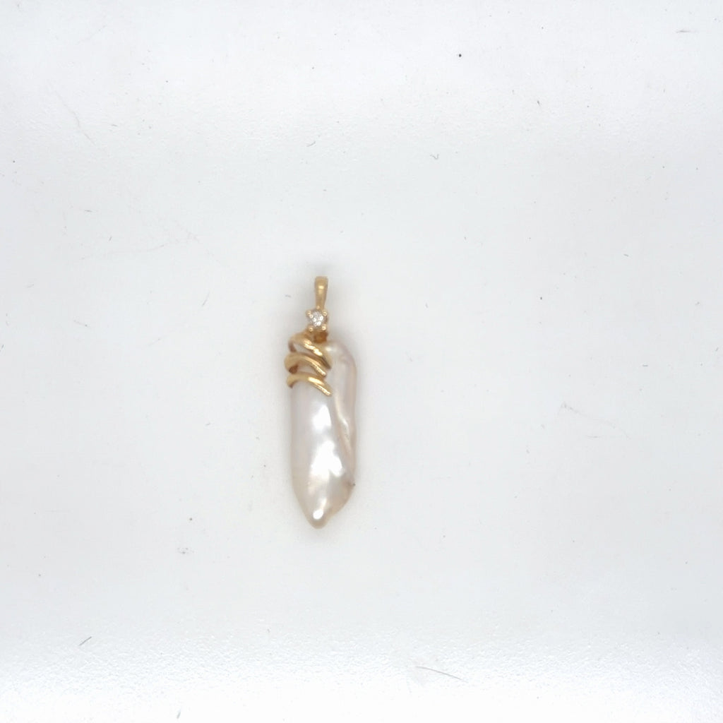14K Yellow Gold Baroque Pearl Diamond Pendant Natural 0.03 Ctw