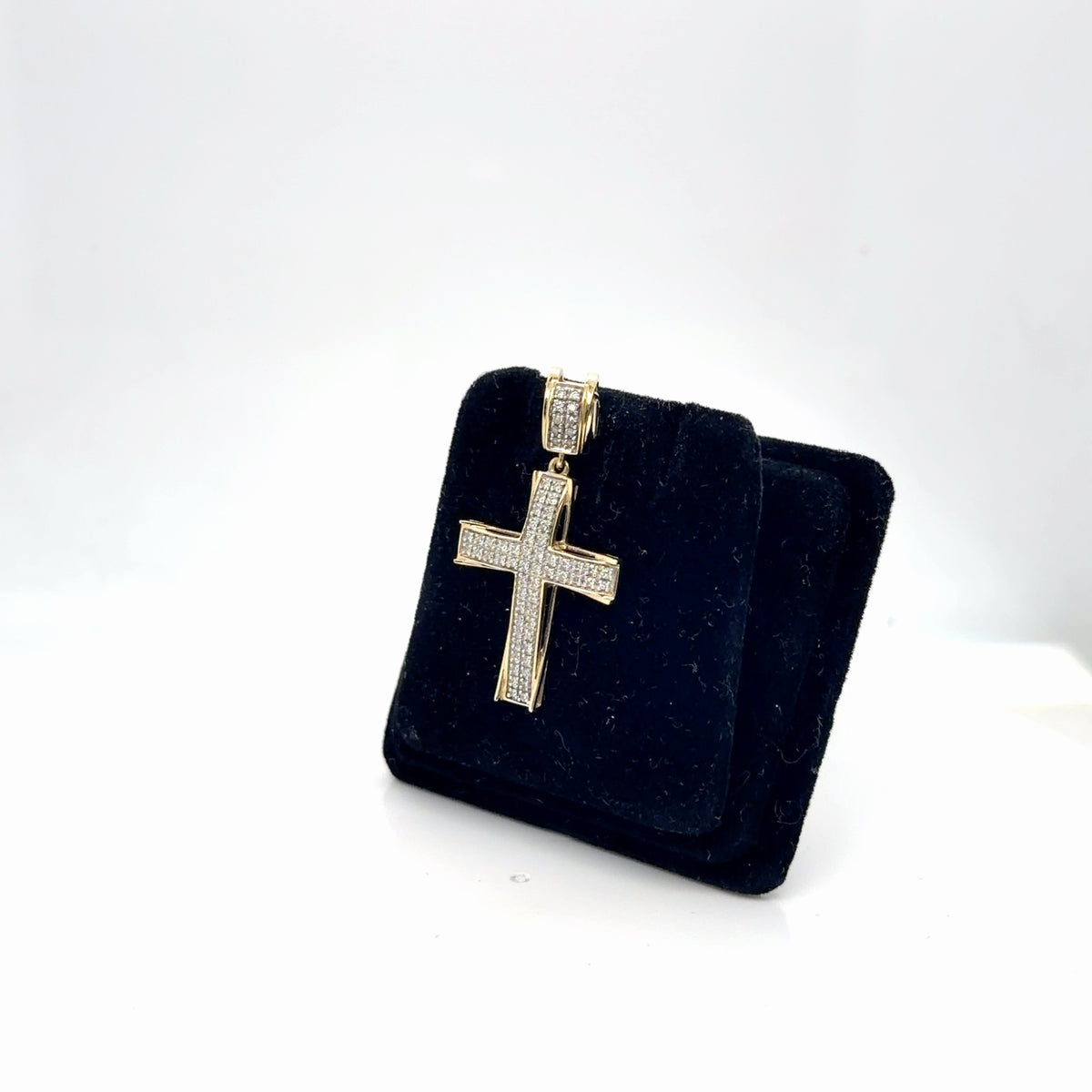 10K Yellow Gold Diamond Pave Cross Pendant 0.20 Ctw Natural (view 3)