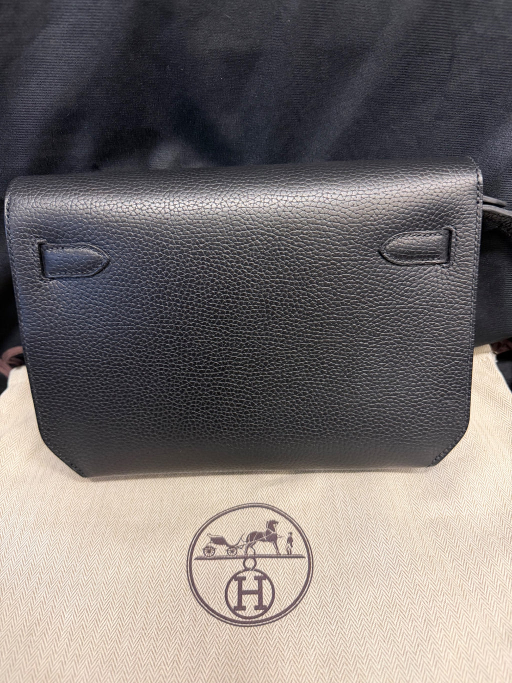 Hermès Kelly Depeches 25 Black Leather Palladium Hardware Clutch Bag (view 3)