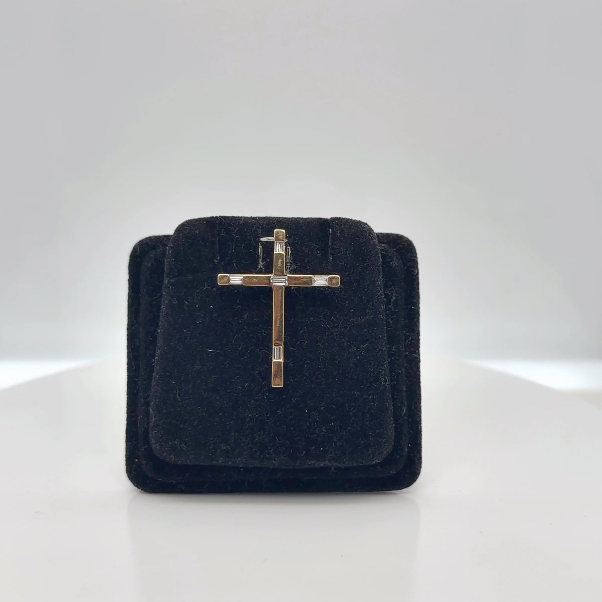14K Yellow Gold Diamond Baguette Cross Pendant 0.20 ctw Natural (view 2)