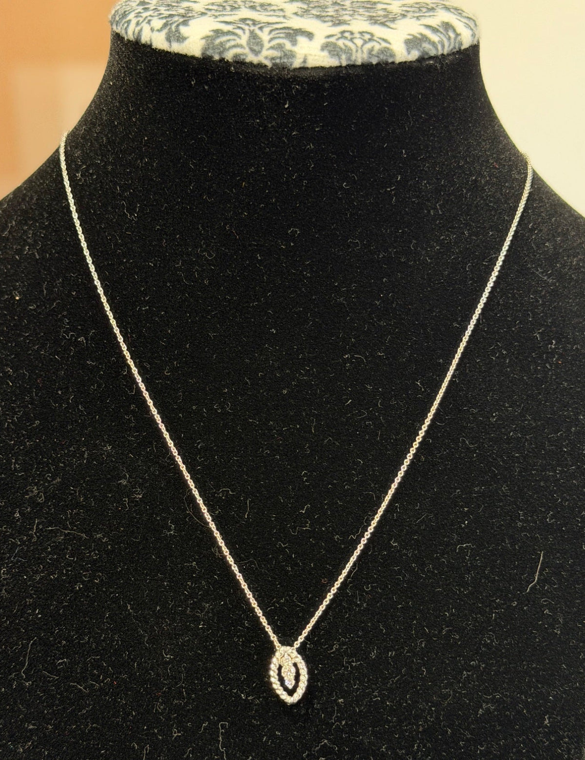 Roberto Coin 18K White Gold Diamond Pendant Necklace 0.10 ctw 18"